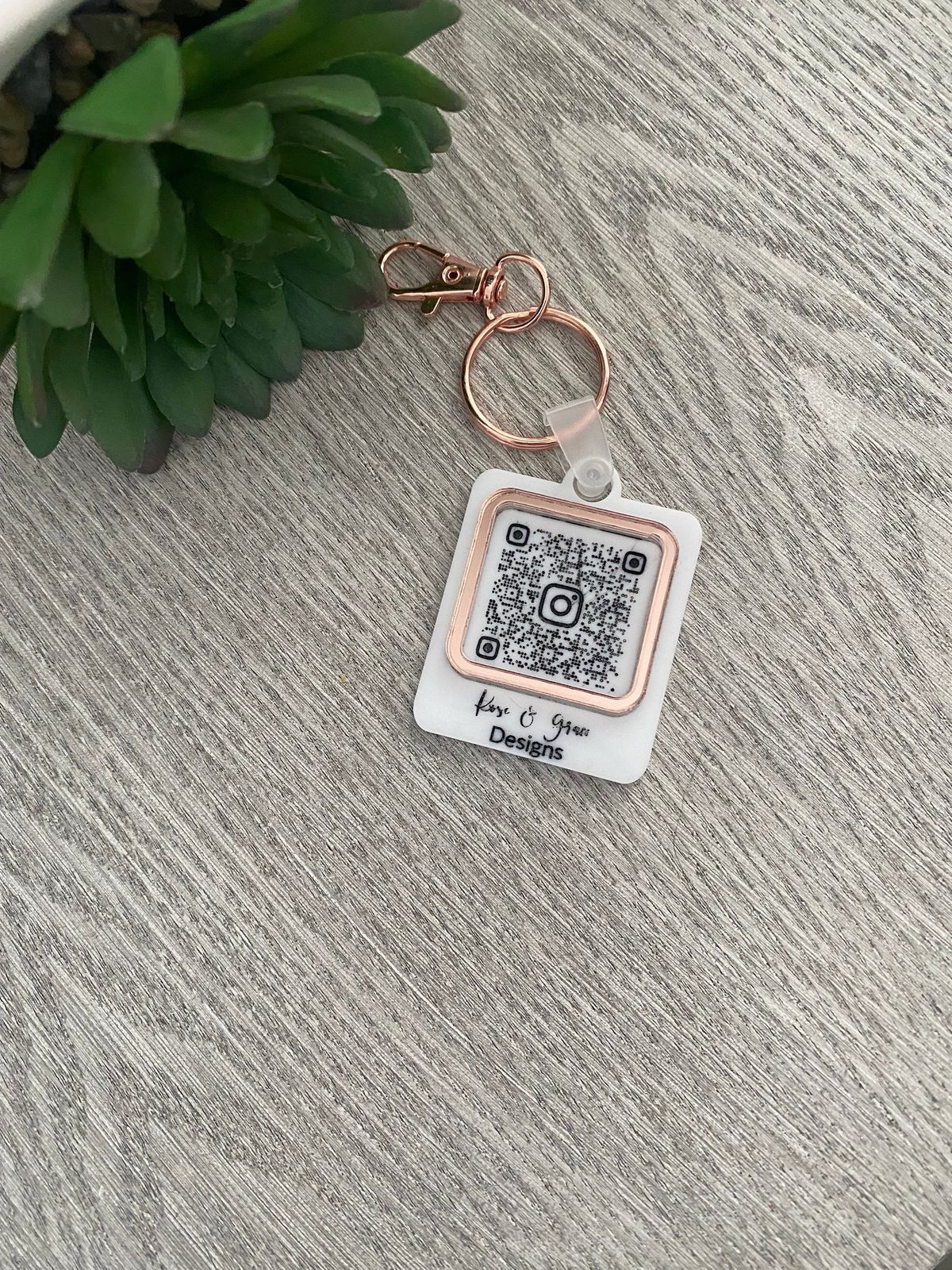 QR KeyChain - Design 3
